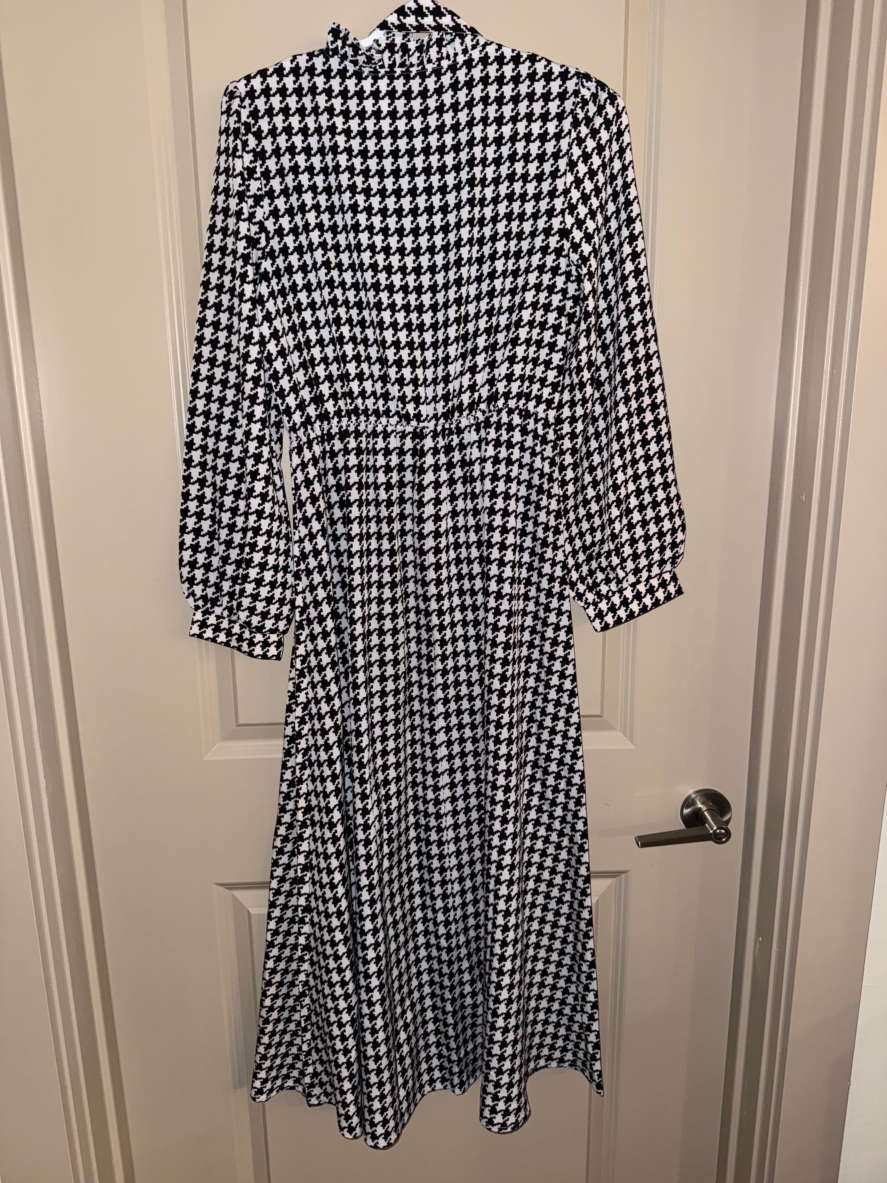SHEIN Houndstooth Long Sleeve Maxi Dress Size S - Thumbnail 2