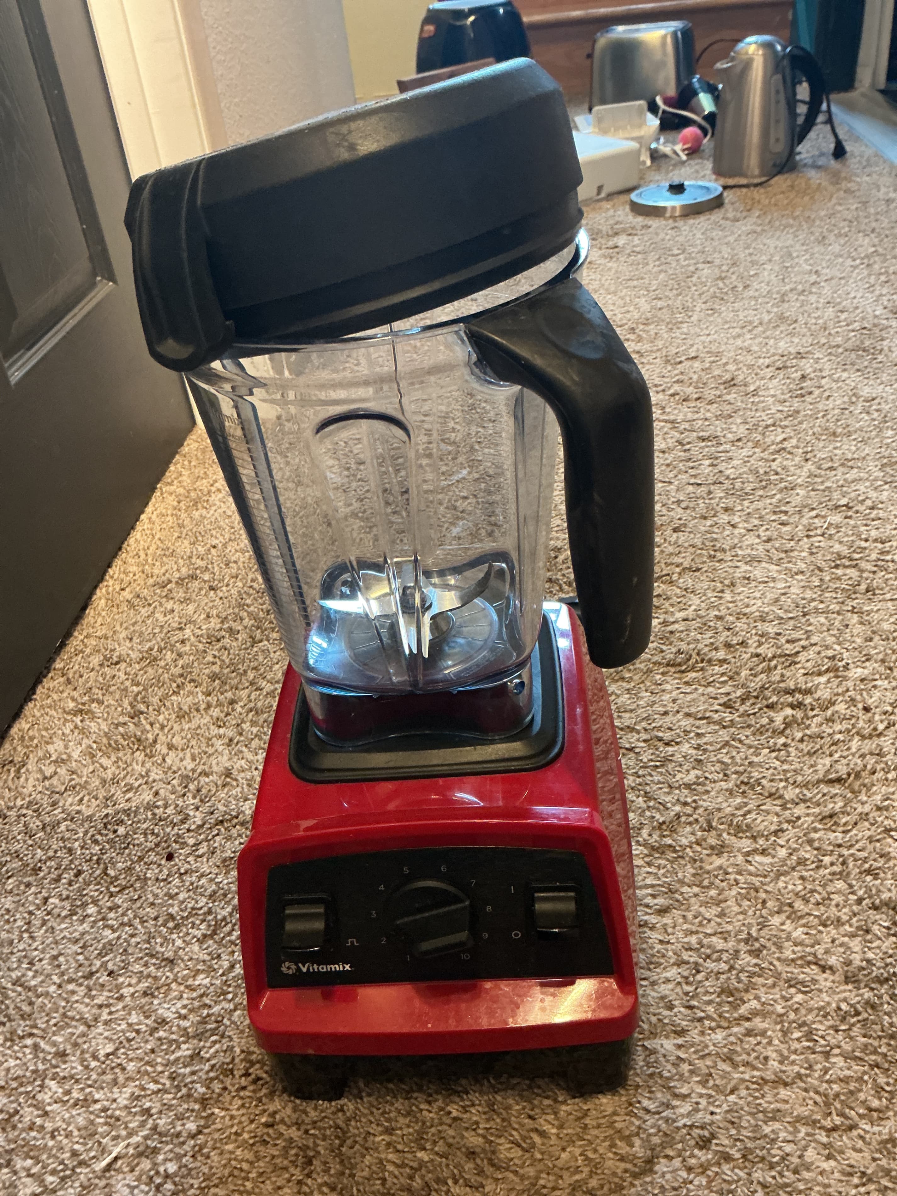 Vitamix VM0103 Blender Red- 64 ounce - Thumbnail 2