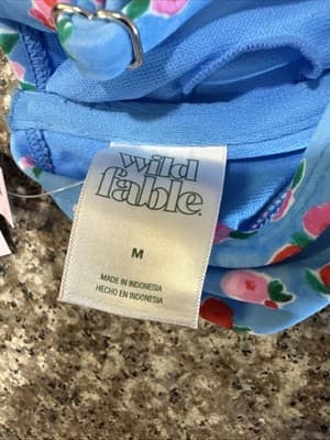 Wild Fable Bikini Top Blue Floral Underwire Medium Adjustable Straps NWT - Thumbnail 3