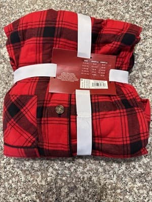 Wondershop Men's red plaid cotton flannel 2-piece family sleep set in size M - Thumbnail 2