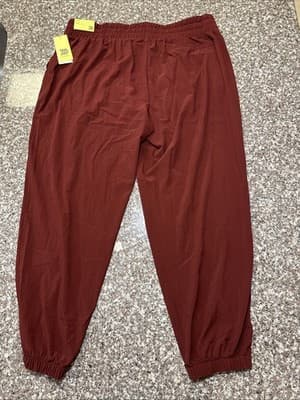 All In Motion Midrise Ankle Length Maroon Joggers Women’s 2XL Brand New - Thumbnail 3