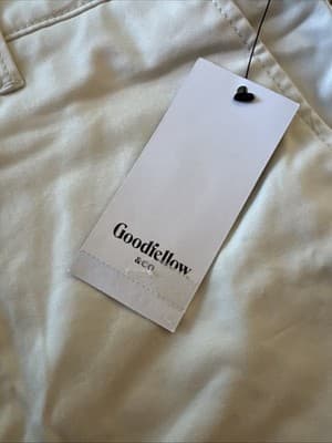 Goodfellow & Co The Every Wear Flat-Front Ivory Shorts Size 28 - New with Tags - Thumbnail 2