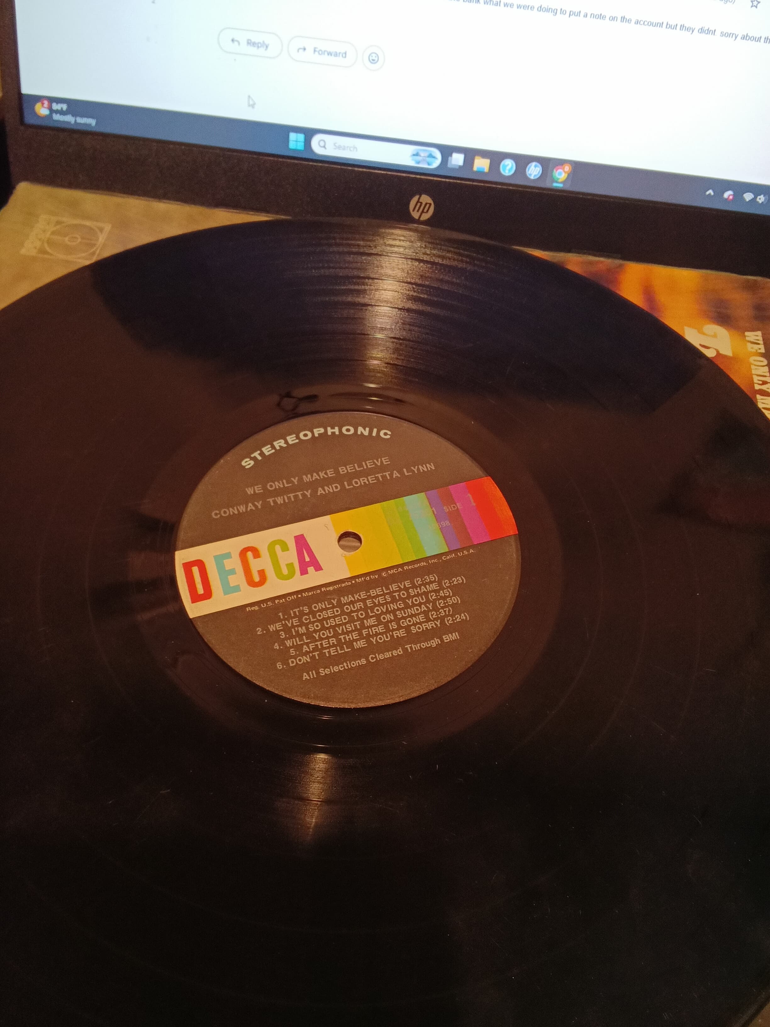 Loretta Lynn & Conway Twitty Vinyl Record - We Only Make Believe - Thumbnail 4