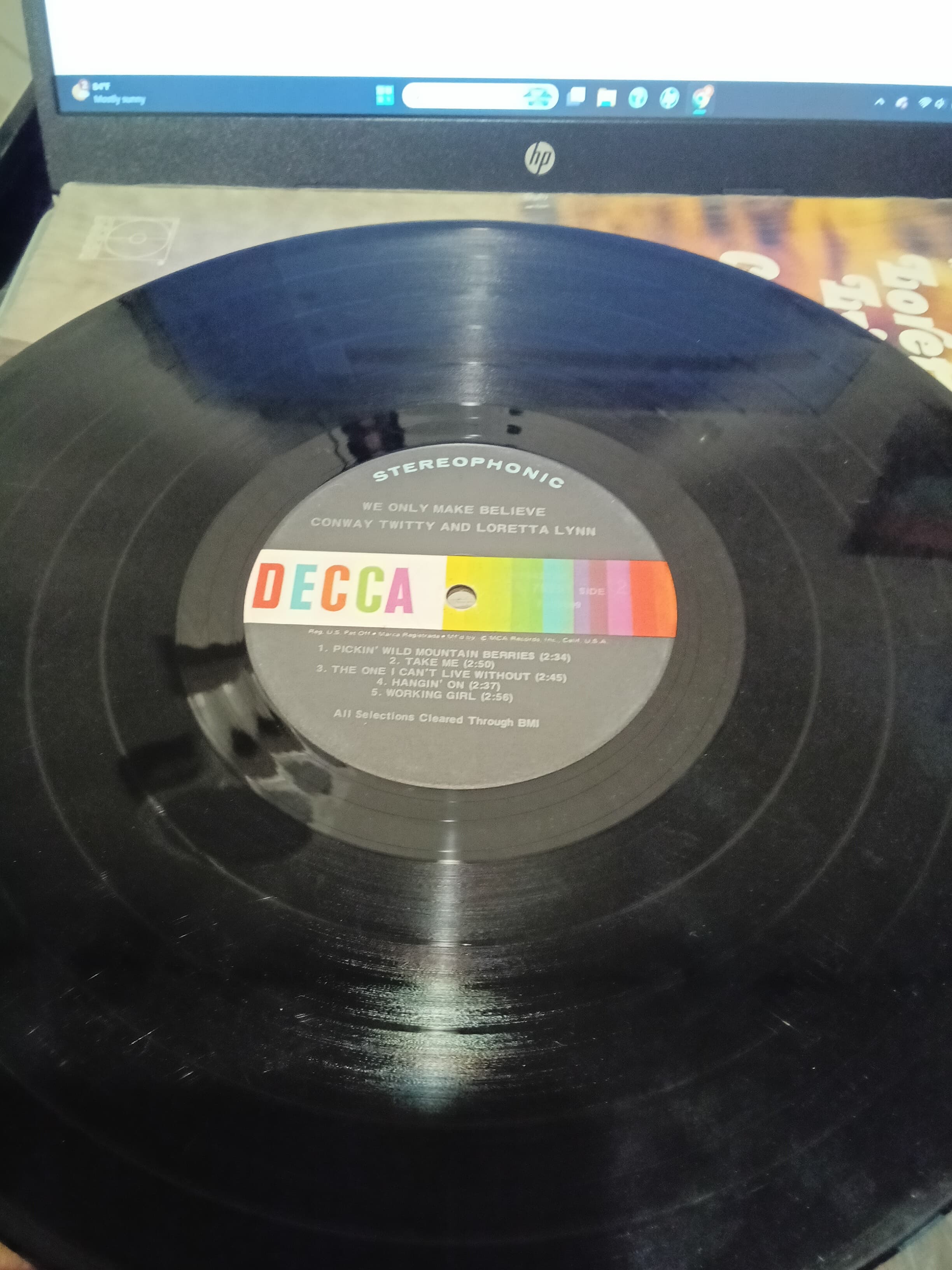 Loretta Lynn & Conway Twitty Vinyl Record - We Only Make Believe - Thumbnail 3