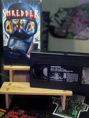 SHREDDER - VHS - RARE OOP! HORROR VHS DEATH TO ALL SNOWBOADERS - Thumbnail 2