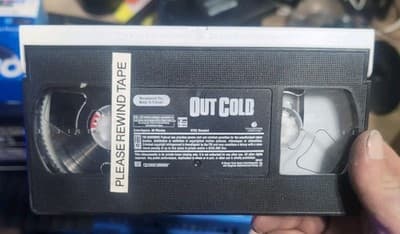 Out Cold (VHS, 2002) - Thumbnail 4