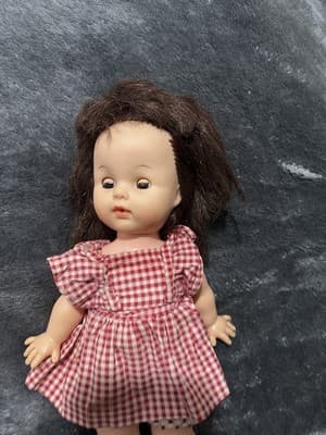 A Vintage Effanbee-style Composition Or Plastic Doll In A Gingham Dress. 12 Inch - Thumbnail 7