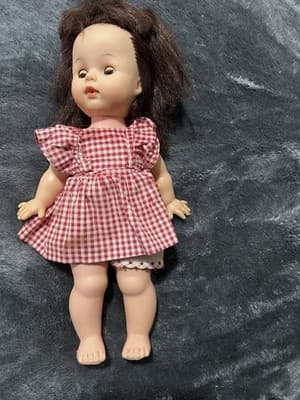 A Vintage Effanbee-style Composition Or Plastic Doll In A Gingham Dress. 12 Inch - Thumbnail 5