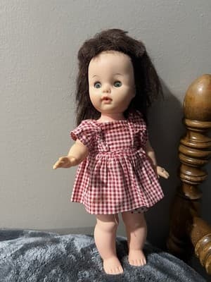 A Vintage Effanbee-style Composition Or Plastic Doll In A Gingham Dress. 12 Inch - Thumbnail 2
