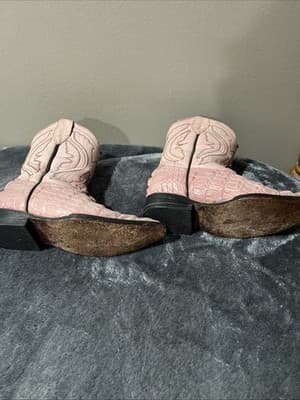 Pink Imitation Crocodile Cowboy Boots with Decorative Stitching. Size 7 - Thumbnail 4