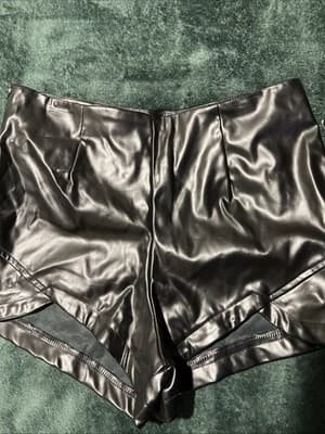 Spirit Halloween Black Faux Leather Biker Shorts Large Size 36-38 Brand New - Thumbnail 2