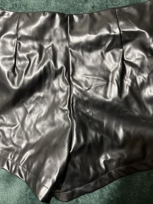 Spirit Halloween Black Faux Leather Biker Shorts Large Size 36-38 Brand New - Thumbnail 5