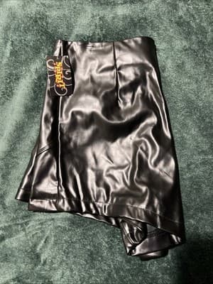 Spirit Halloween Black Faux Leather Biker Shorts Large Size 36-38 Brand New - Thumbnail 7