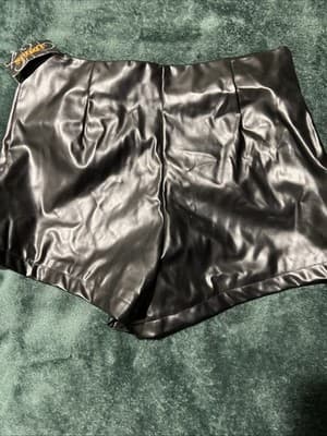 Spirit Halloween Black Faux Leather Biker Shorts Large Size 36-38 Brand New - Thumbnail 4