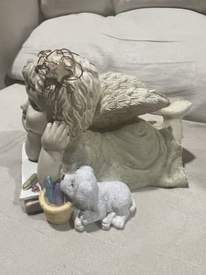 A Resin Figurine of A Cherubic Child with A Dog and Art Supplies. Vintage 1995 - Thumbnail 12