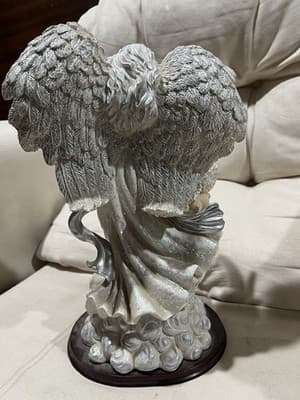 A Resin Figurine of An Angel Holding A Baby and A Cherub. Made In Italy Vintage - Thumbnail 10
