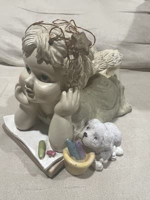 A Resin Figurine of A Cherubic Child with A Dog and Art Supplies. Vintage 1995 - Thumbnail 11
