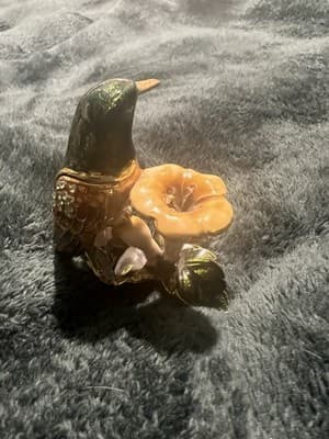 Metal Jeweled Hummingbird & Flower Trinket Box Enamel Hinged Magnetic Closure - Thumbnail 12