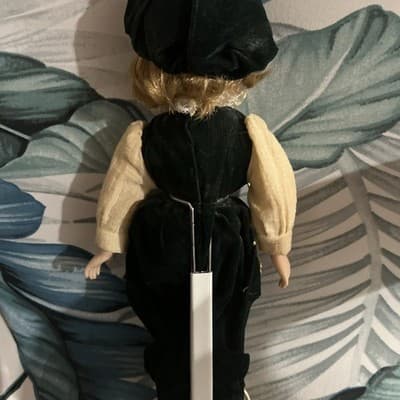 VINTAGE COLLECTIBLE 14”PORCELAIN DOLL IN GREEN VELVET PANTS & VEST BLONDE HAIR - Thumbnail 11
