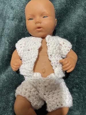 A Berenguer-style Baby Doll with A Knitted Outfit. Great Condition 10 Inches - Thumbnail 2