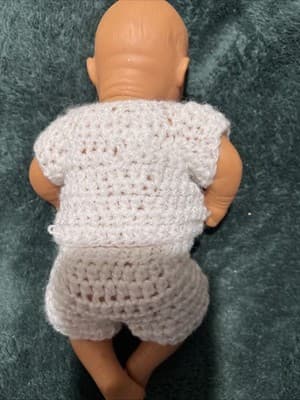 A Berenguer-style Baby Doll with A Knitted Outfit. Great Condition 10 Inches - Thumbnail 4