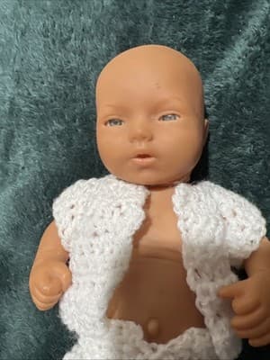 A Berenguer-style Baby Doll with A Knitted Outfit. Great Condition 10 Inches - Thumbnail 6