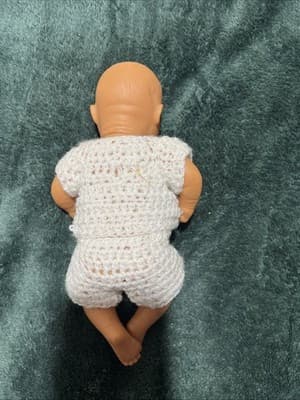 A Berenguer-style Baby Doll with A Knitted Outfit. Great Condition 10 Inches - Thumbnail 3
