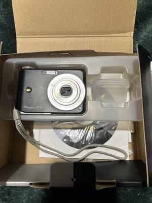 This Is A GE A735 7.0 Megapixel Compact Digital Camera. Untested - Thumbnail 4