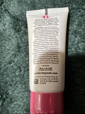 Perfectly Posh Foot Riddance Exfoliating Foot Crème With Peppermint And Thyme - Thumbnail 2