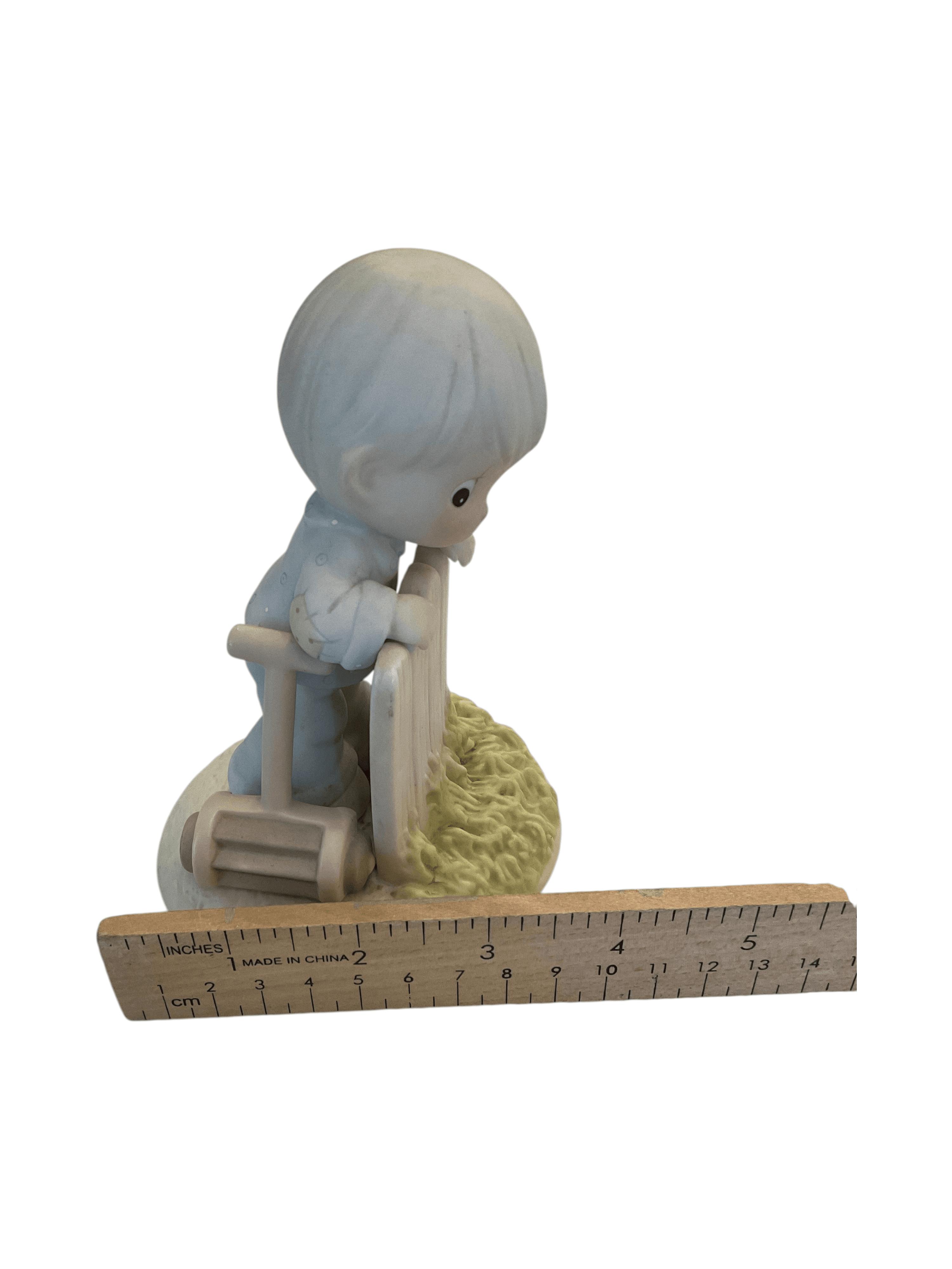 Precious Moments Figurine “It May Be Greener, But It’s Just As Hard To Cut” 1995 - Thumbnail 6