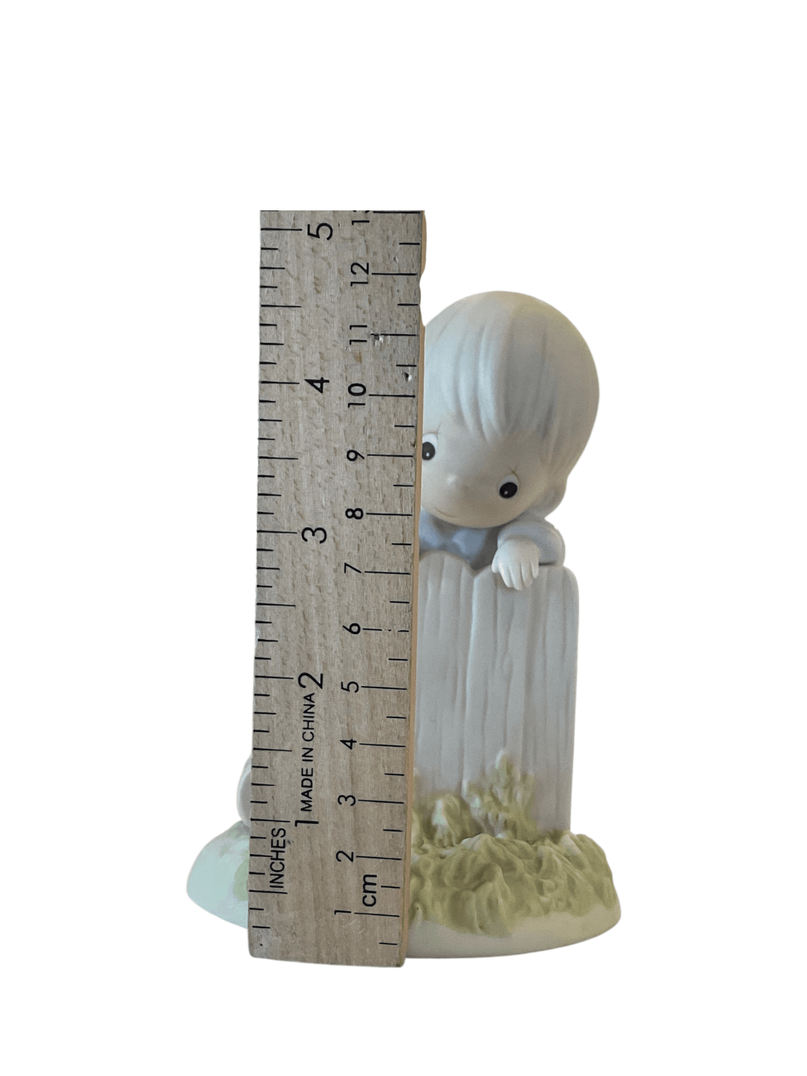 Precious Moments Figurine “It May Be Greener, But It’s Just As Hard To Cut” 1995 - Thumbnail 7
