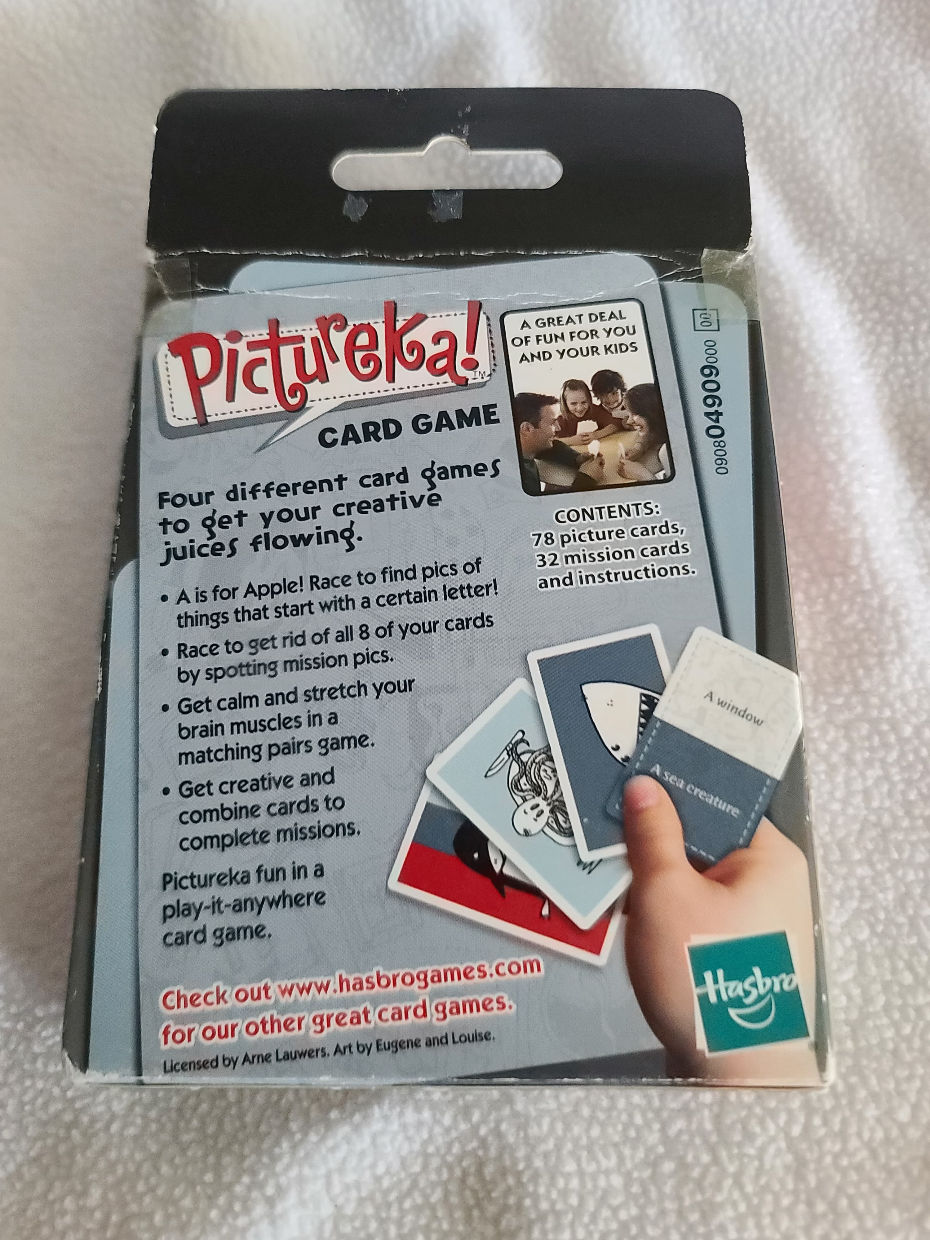 Hasbro Pictureka Card Game for Ages 6+ - Thumbnail 2