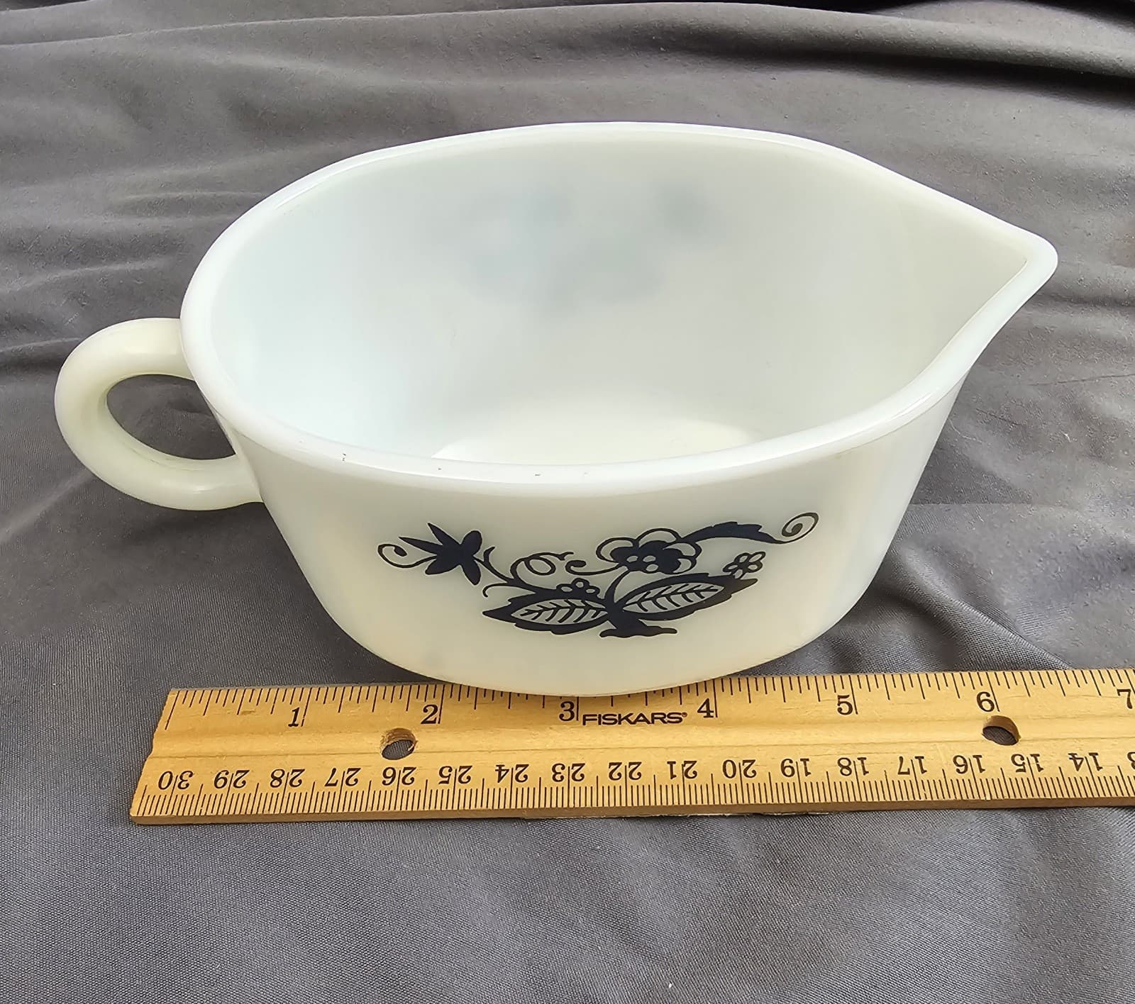 Pyrex Corningware Old Town Blue Onion Gravy Boat and Underplate Set 77-B, 77-U - Thumbnail 12