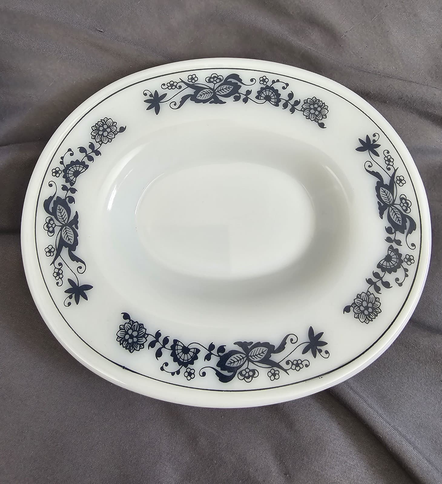 Pyrex Corningware Old Town Blue Onion Gravy Boat and Underplate Set 77-B, 77-U - Thumbnail 5