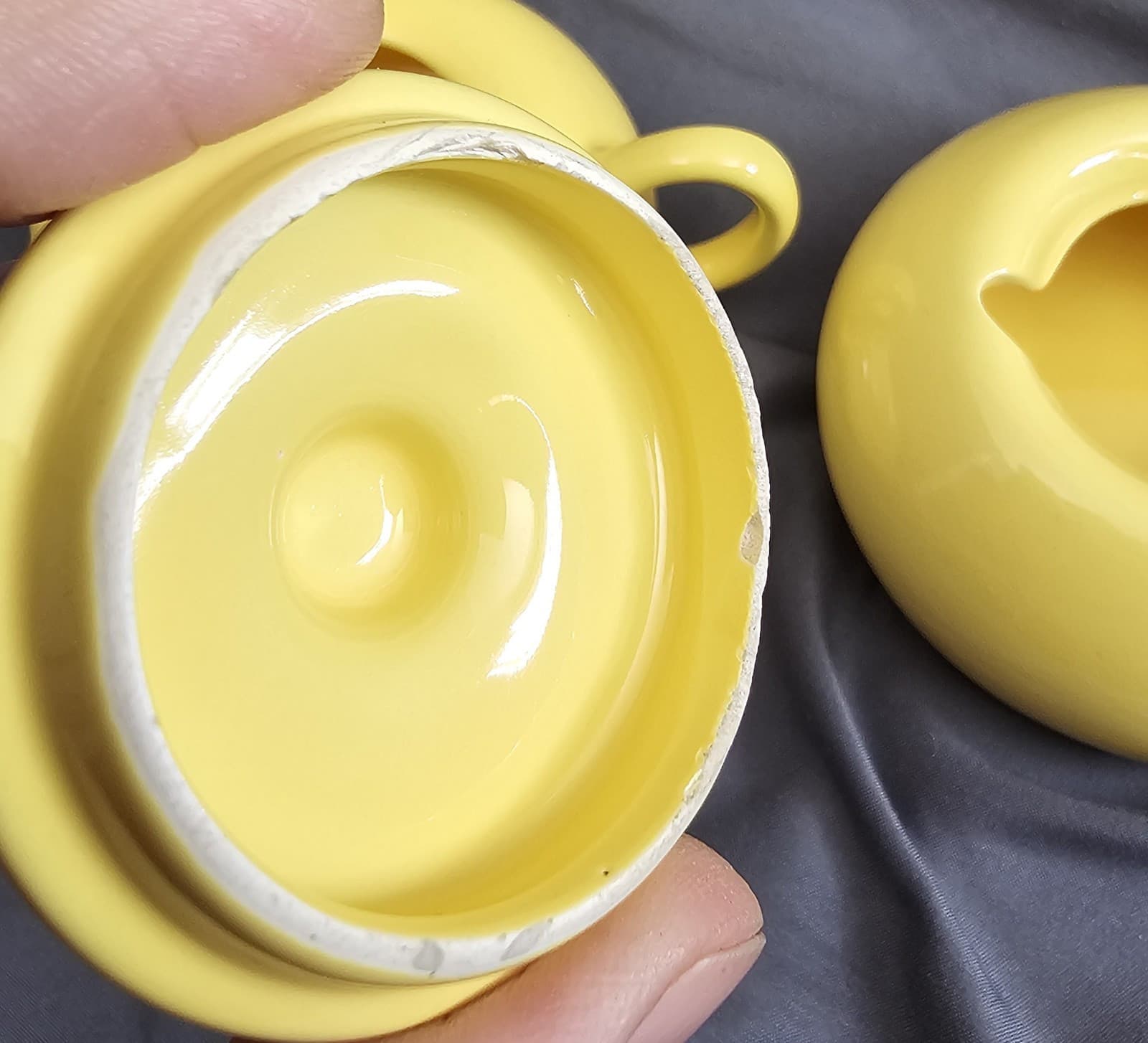 Vintage MCM Hollydale Maibu Modern Bright Yellow Creamer and Sugar Bowl w lid - Thumbnail 6