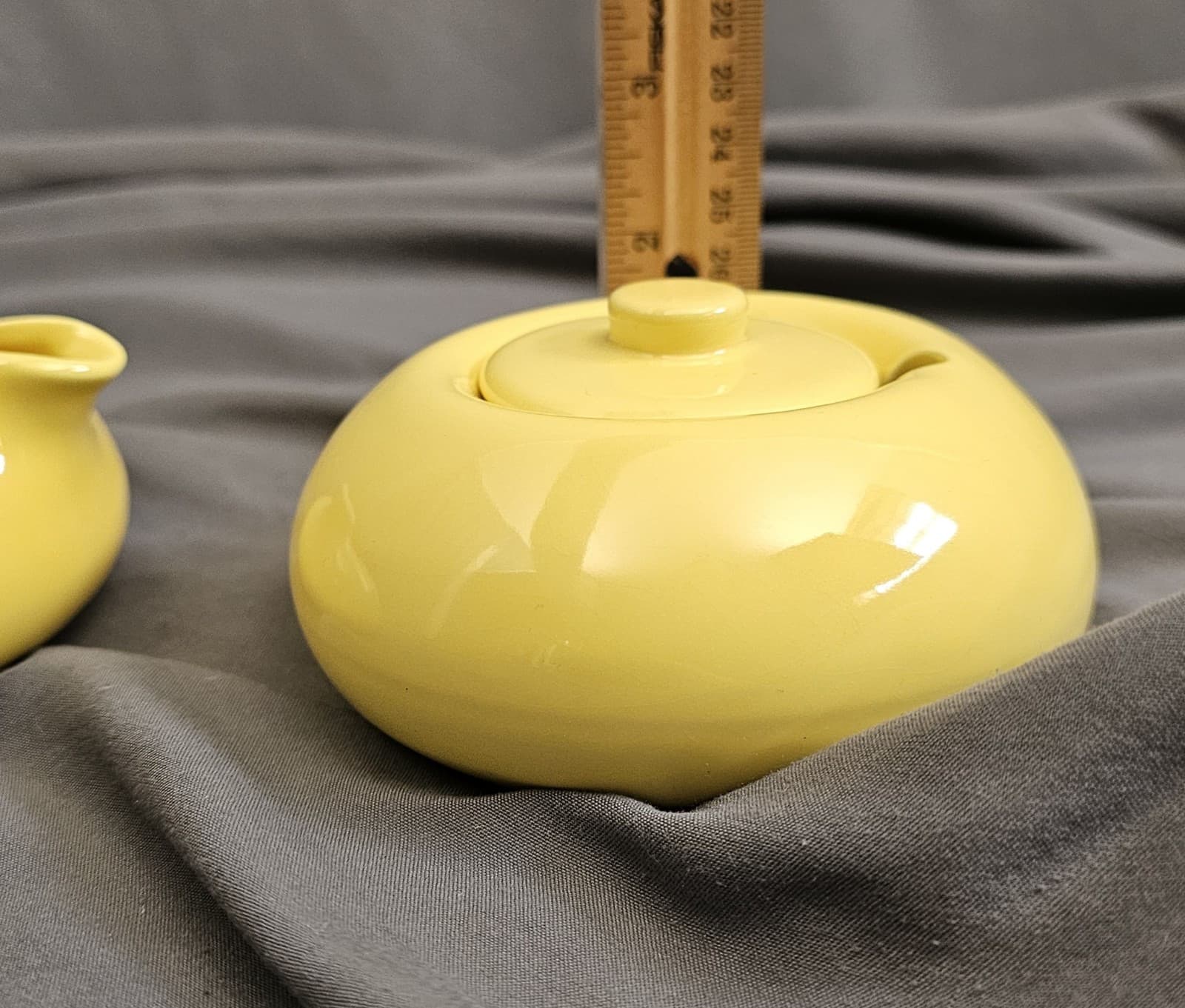 Vintage MCM Hollydale Maibu Modern Bright Yellow Creamer and Sugar Bowl w lid - Thumbnail 11