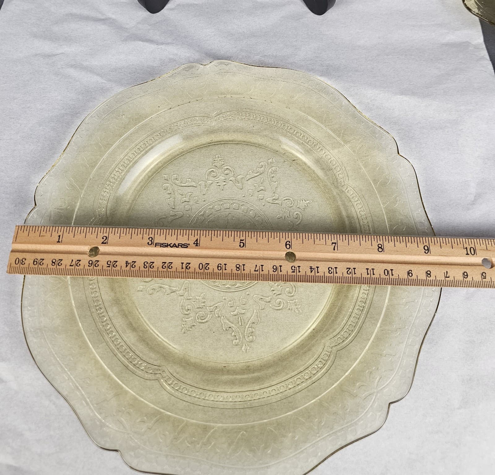 (2) 9.25" Federal Glass Amber Depression Patrician Spoke Scallop Dinner Plate - Thumbnail 5