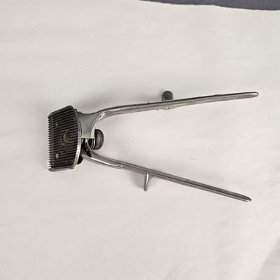 Vintage Priest's Manual Hand Held Hair Clippers Shaver #000~ Made in USA - Thumbnail 2