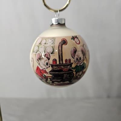 Vintage Corning Glass White Plastic Mice Christmas Ornaments USA Set of 3 - Thumbnail 4