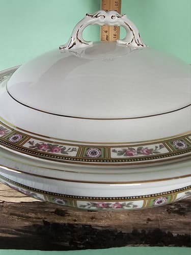 Vintage Covered Vegetable Bowl. Fine China Johnson Brothers. England. Crazing. - Thumbnail 9