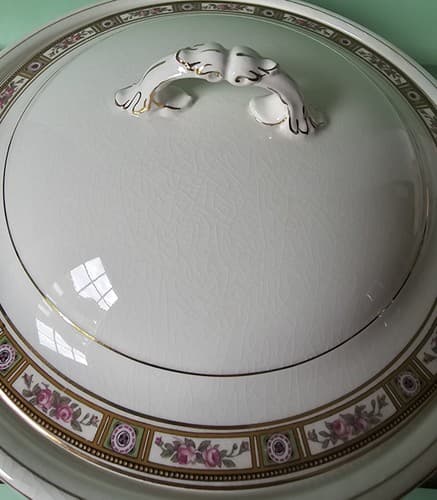 Vintage Covered Vegetable Bowl. Fine China Johnson Brothers. England. Crazing. - Thumbnail 3