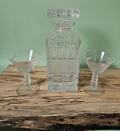 Vintage Crystal Glass Square Cut Liquor Decanter & Stopper with 2 Glasses