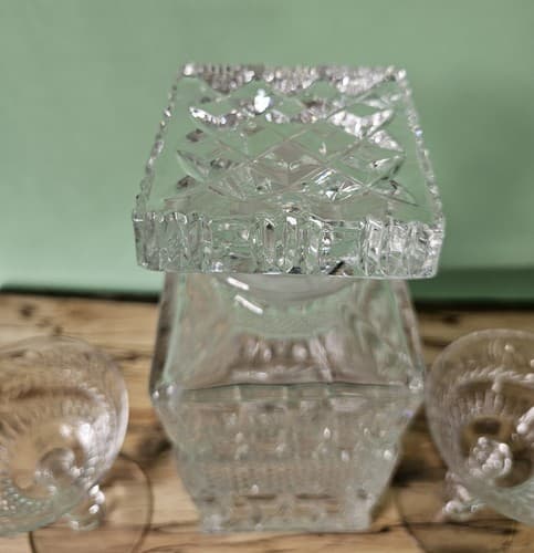 Vintage Crystal Glass Square Cut Liquor Decanter & Stopper with 2 Glasses - Thumbnail 6