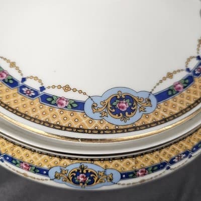 T&V Limoges Covered Veg. Bowl With Lid Blue & Gold Garland with Pink Roses - Thumbnail 4