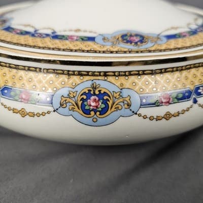 T&V Limoges Covered Veg. Bowl With Lid Blue & Gold Garland with Pink Roses - Thumbnail 3