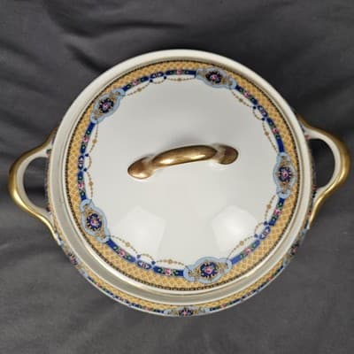T&V Limoges Covered Veg. Bowl With Lid Blue & Gold Garland with Pink Roses - Thumbnail 5