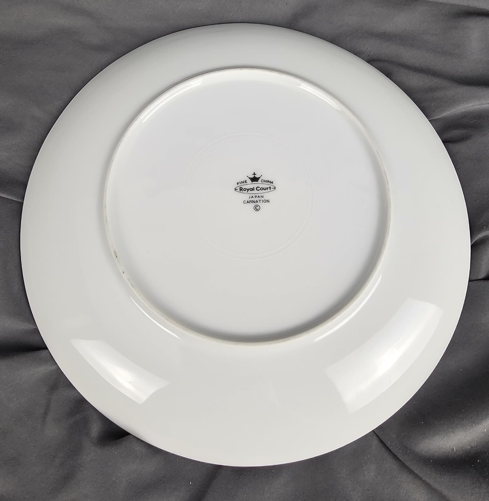 2 Royal Court CARNATION Fine China of Japan 10 1/4" Dinner Plates Gold Rim - Thumbnail 2