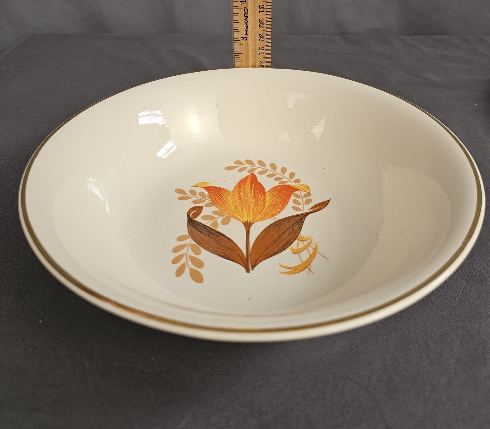 Vintage Bakelite Modern Tulip by Harker Bowl 8.5" Diameter - Thumbnail 3