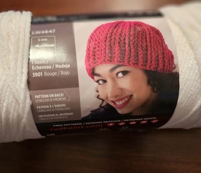 Skein Red Heart Super Saver Worsted Acrylic Yarn 7oz 364 Yds White E300 - Thumbnail 3