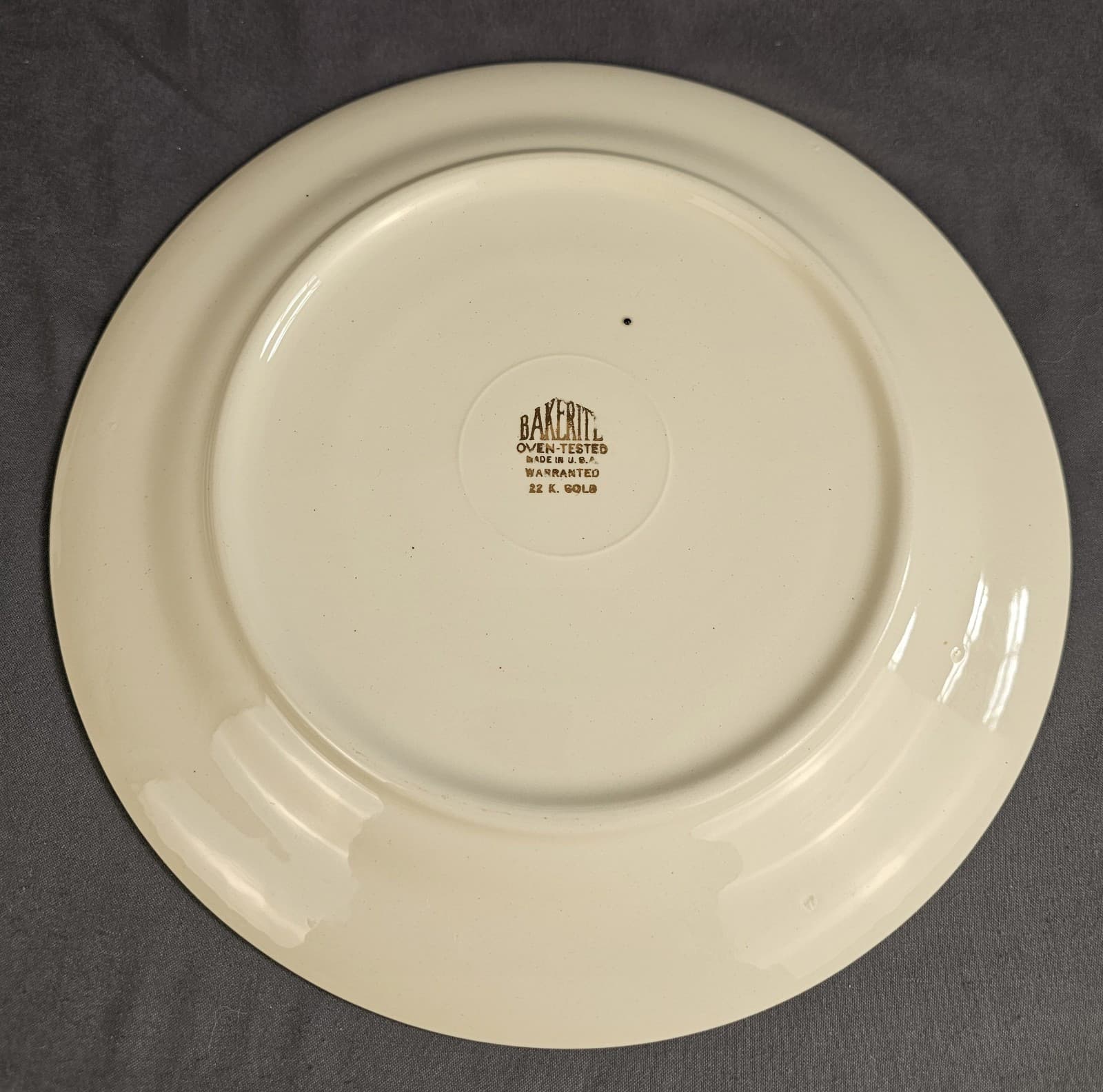 Vintage Bakelite Modern Tulip by Harker Set of 3 - 10" Serving Dinner Plates - Thumbnail 4